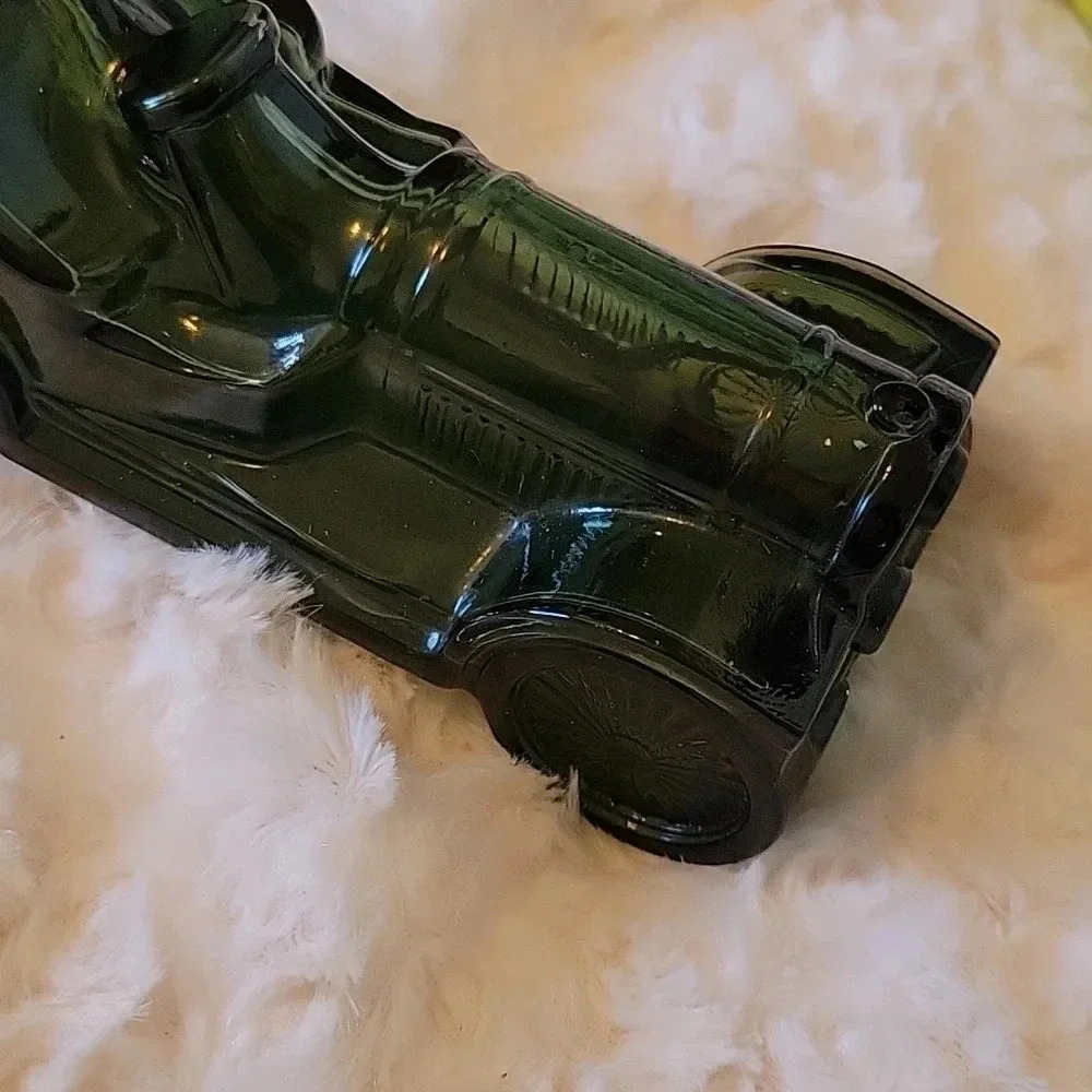 Vintage Avon Straight Eight bottle Car - Picture 5 of 10
